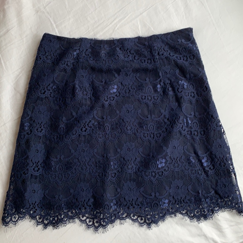 Lace mini skirt